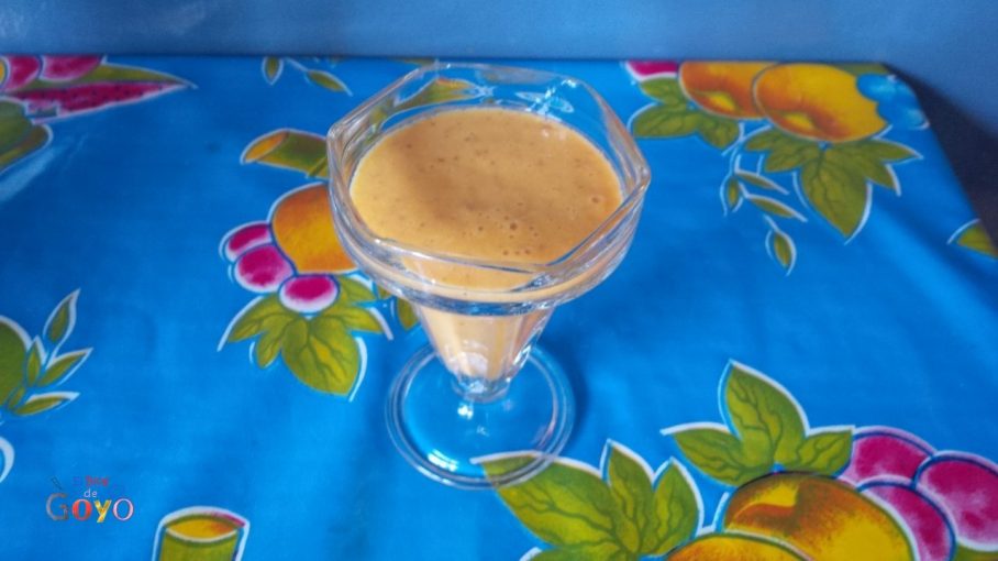 Yogur vegetariano de mango